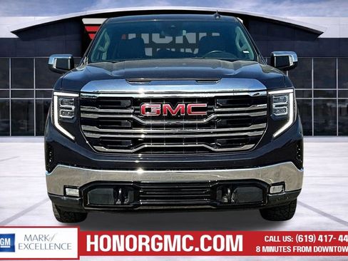 Used 2025 GMC Sierra 1500 SLT image 2