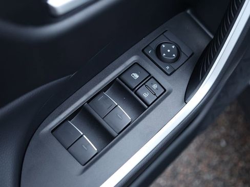 Used 2025 Toyota RAV4 XLE image 27