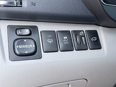 Used 2013 Toyota Highlander SE FWD image 13