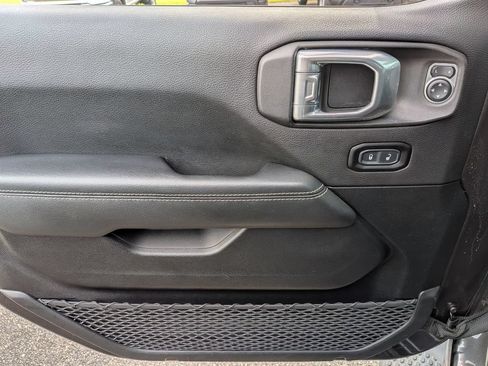 Used 2021 Jeep Wrangler Unlimited Sahara AWD/4WD image 30