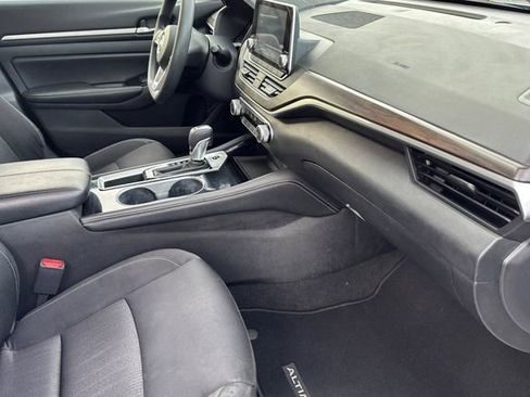 Used 2023 Nissan Altima 2.5 SV image 16
