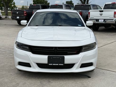 Used 2018 Dodge Charger SXT RWD image 10