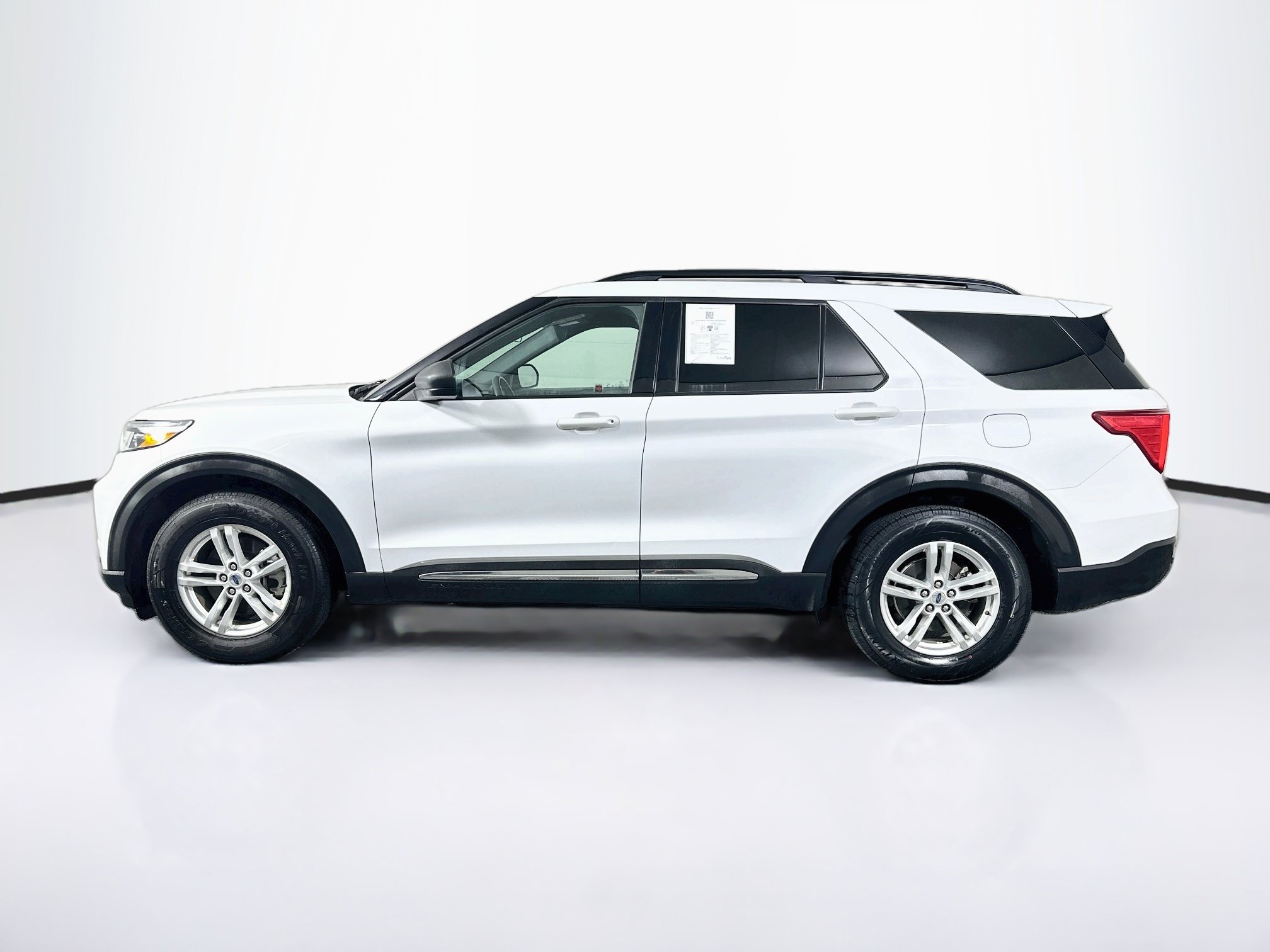 Used 2020 Ford Explorer XLT RWD image 4