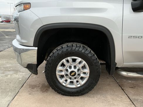 Used 2021 Chevrolet Silverado 2500 LT image 25