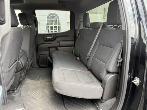 Used 2021 Chevrolet Silverado 1500 LT AWD/4WD image 17