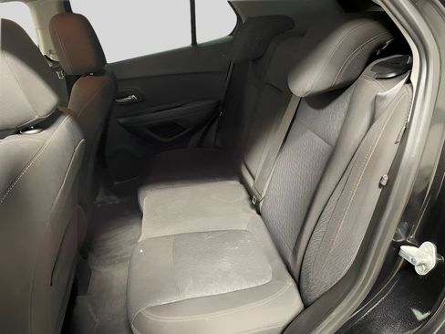 Used 2020 Chevrolet Trax LS FWD image 15