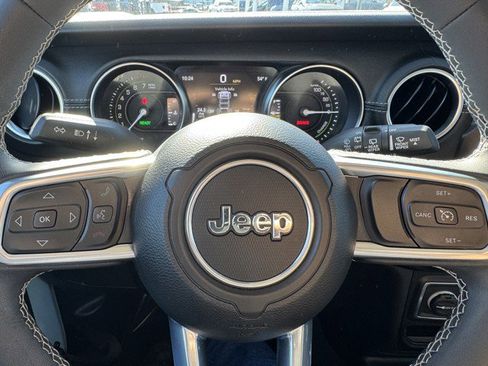 Used 2023 Jeep Wrangler Unlimited Sahara image 23