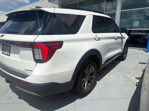 Used 2025 Ford Explorer Active w/ Active Comfort Package AWD/4WD image 3