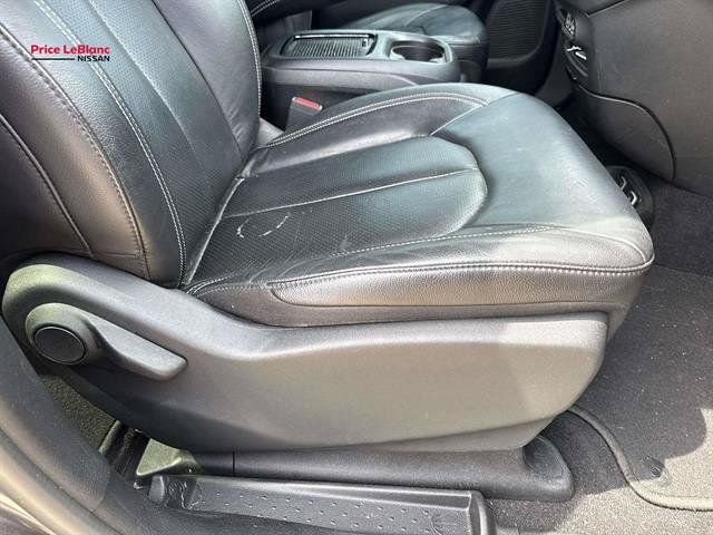 Used 2021 Chrysler Pacifica Touring-L w/ S Appearance Package FWD image 12