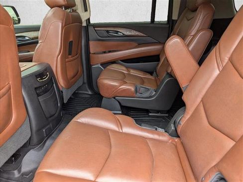 Used 2017 Cadillac Escalade ESV Premium Luxury RWD image 25