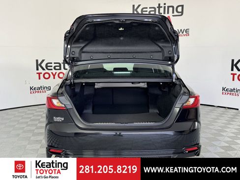Used 2026 Toyota Camry SE FWD image 10