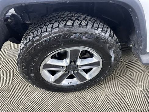 Used 2020 Jeep Wrangler Unlimited Sahara AWD/4WD image 9