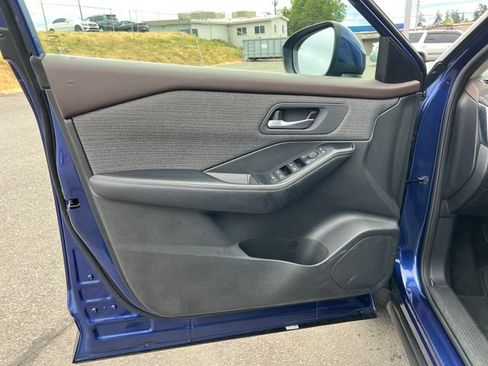 Used 2023 Nissan Rogue SV FWD image 15