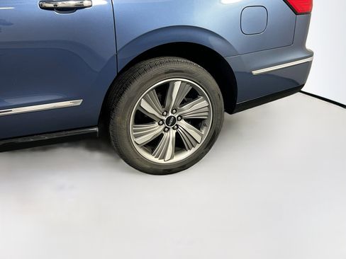 Used 2018 Lincoln Navigator L Reserve image 32