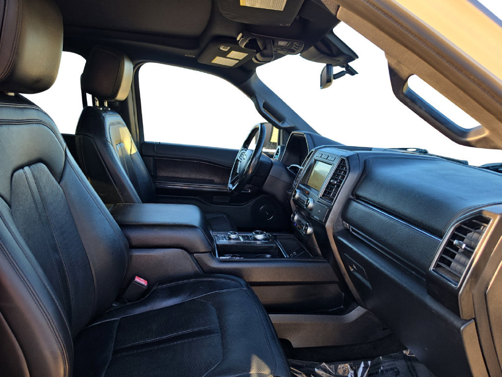 Used 2018 Ford Expedition Limited w/ Equipment Group 302A AWD/4WD image 15