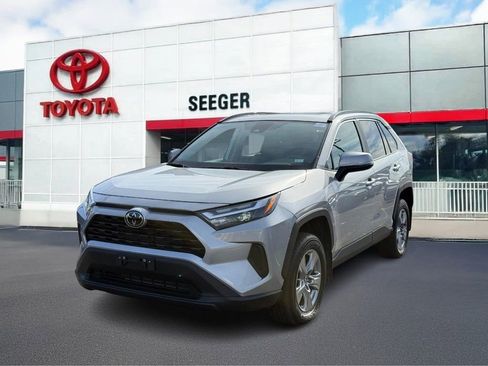 Used 2024 Toyota RAV4 XLE w/ Convenience Package FWD image 11