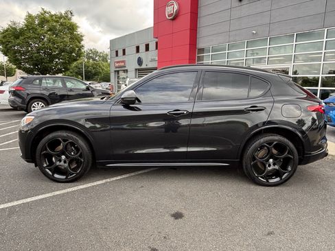 Used 2023 Alfa Romeo Stelvio Estrema AWD/4WD image 4