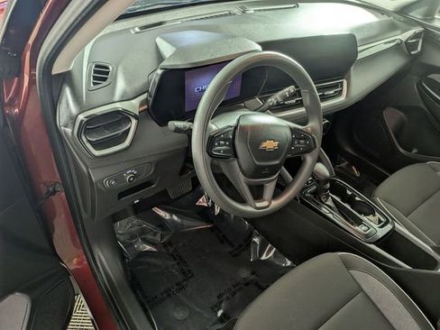 Used 2025 Chevrolet TrailBlazer LT FWD image 11
