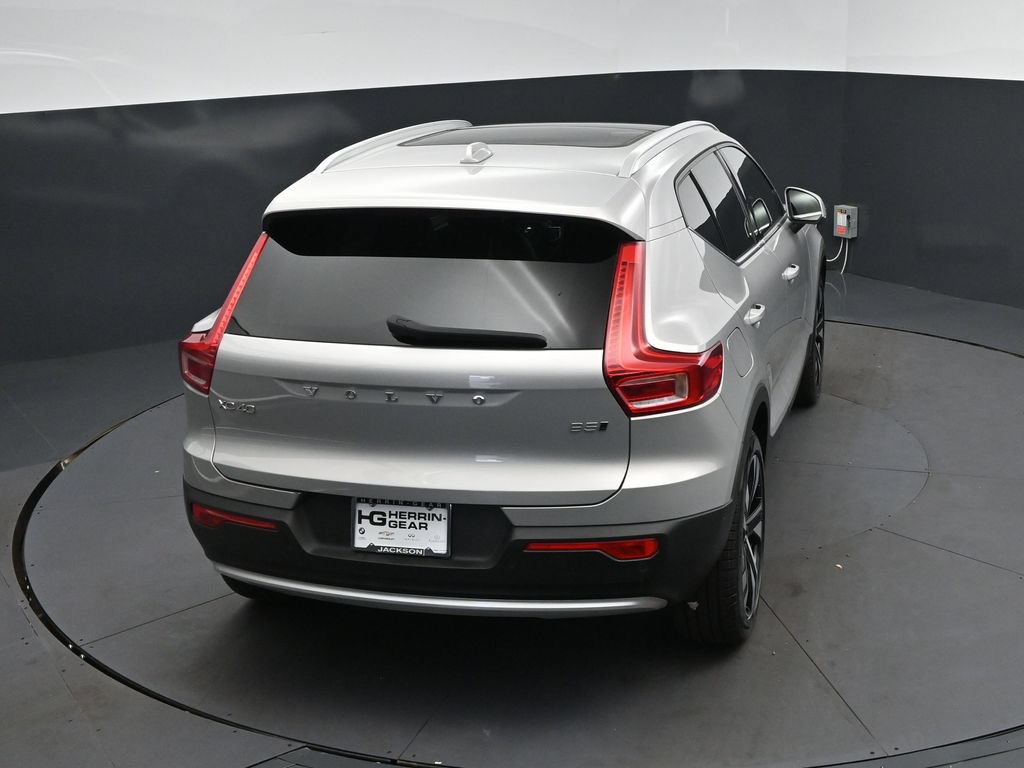 Used 2025 Volvo XC40 B5 Plus AWD/4WD image 34
