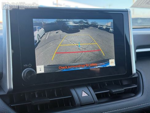 Used 2025 Toyota RAV4 XLE image 21