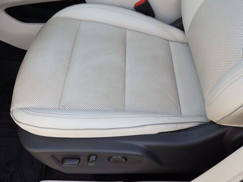 Used 2022 Buick Envision Essence w/ Technology Package I image 18