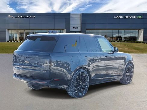 Used 2024 Land Rover Range Rover Autobiography image 3