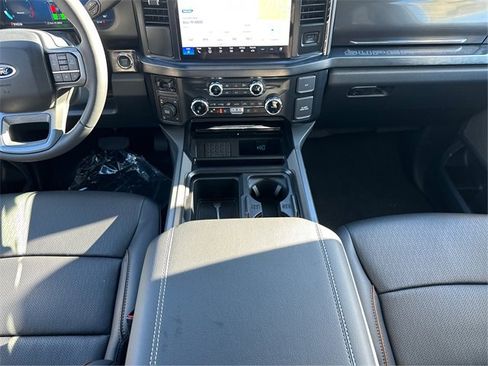 New 2026 Ford F250 Lariat w/ Black Appearance Package image 19