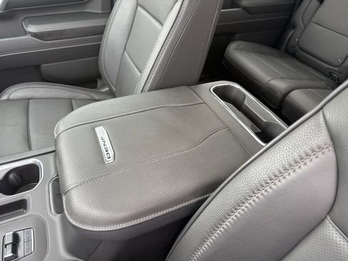 Used 2024 GMC Sierra 2500 Denali w/ Denali Reserve Package image 32