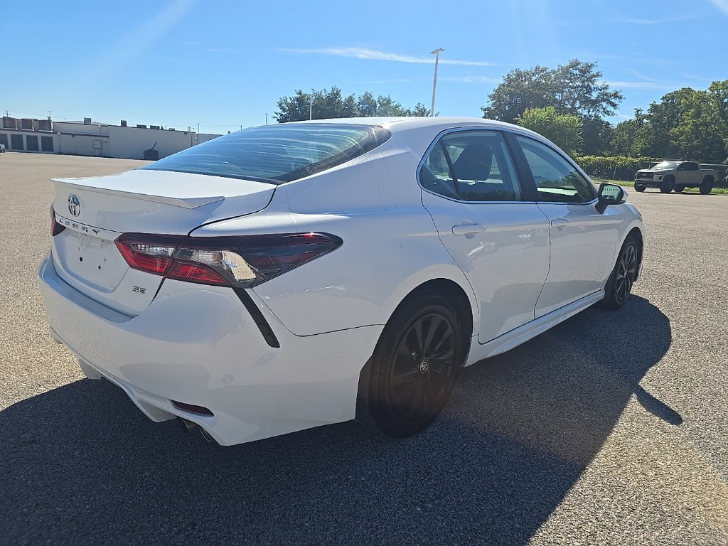 Used 2024 Toyota Camry SE FWD image 3