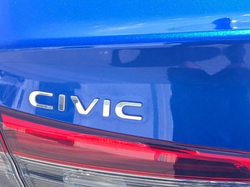 Used 2023 Honda Civic EX image 7