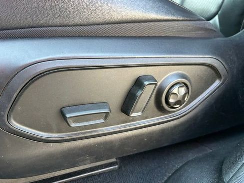 Used 2024 Jeep Grand Cherokee L Limited w/ Luxury Tech Group II image 28