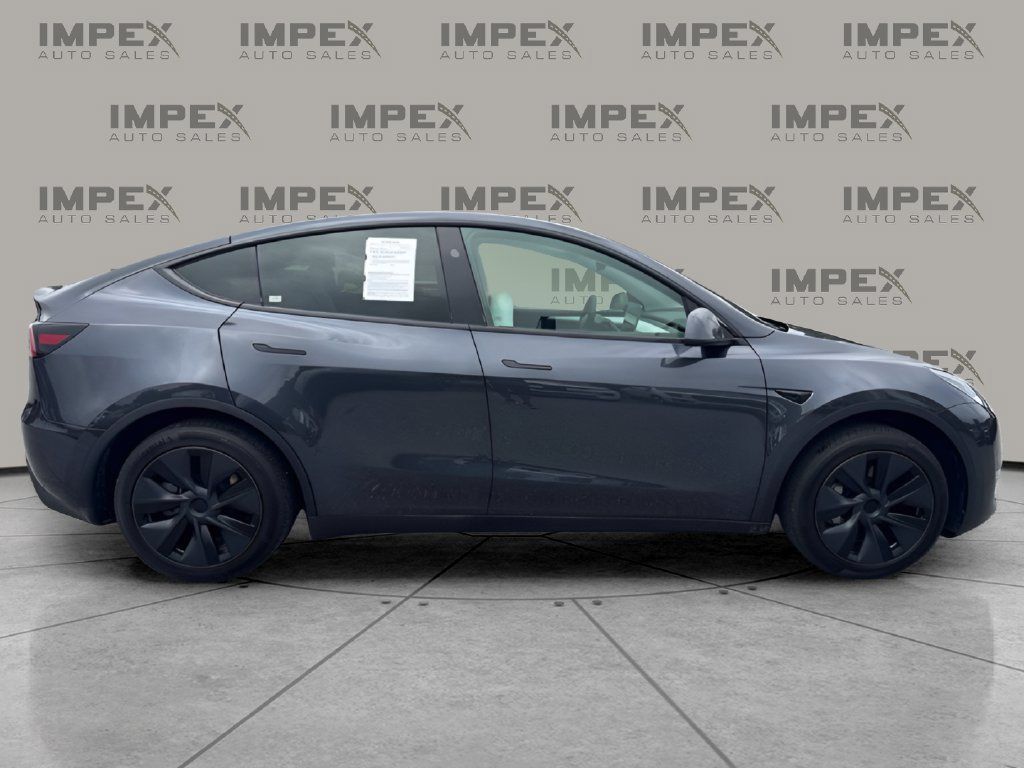Used 2024 Tesla Model Y Long Range RWD image 6