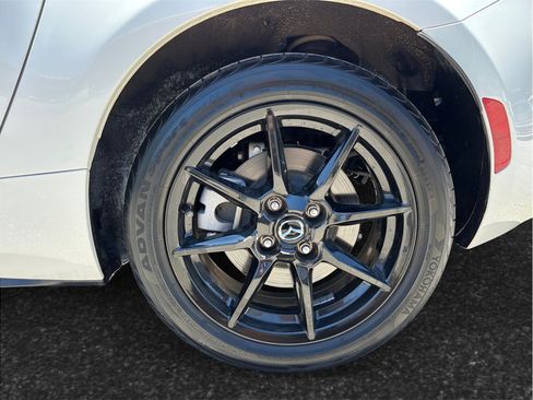 Used 2020 MAZDA MX-5 Miata Sport RWD image 14