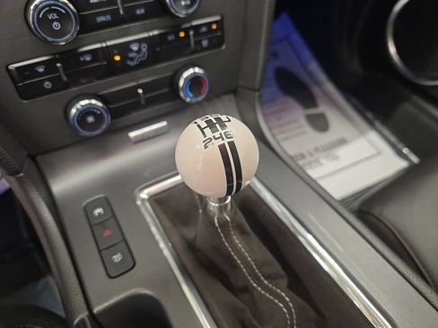 Used 2010 Ford Mustang Shelby GT500 RWD image 22