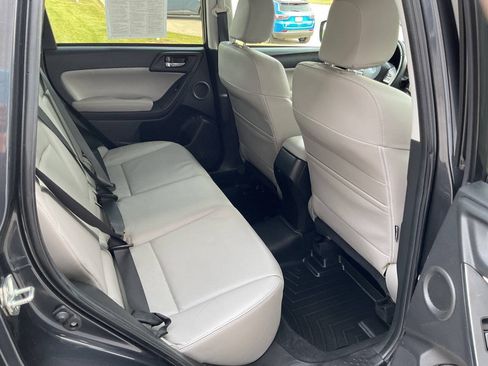 Used 2014 Subaru Forester 2.5i Touring AWD/4WD image 35