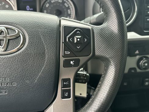 Used 2018 Toyota Tacoma SR5 image 15