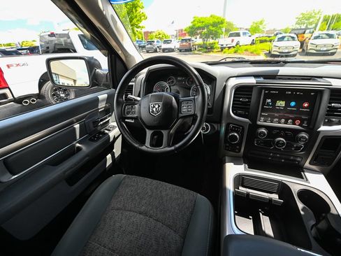 Used 2017 RAM 1500 Big Horn AWD/4WD image 32