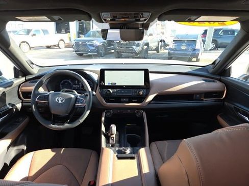 Used 2026 Toyota Grand Highlander AWD Hybrid image 23