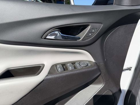 Certified 2023 Chevrolet Equinox LS w/ LS Convenience Package FWD image 18