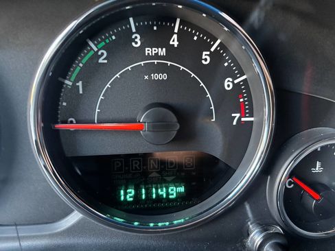 Used 2015 Jeep Wrangler Unlimited Rubicon w/ Connectivity Group image 24