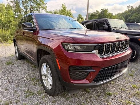 Used 2024 Jeep Grand Cherokee Laredo X w/ Trailer Tow Package AWD/4WD image 7