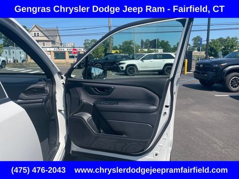 Used 2025 Subaru Forester Premium AWD/4WD image 12