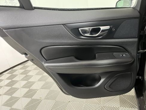 Used 2019 Volvo S60 T6 Momentum w/ Multimedia Package image 20