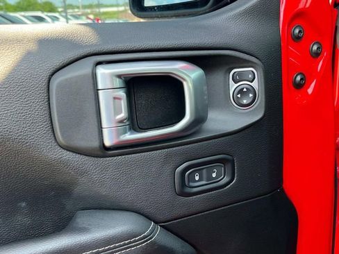 Used 2023 Jeep Wrangler Unlimited Sahara w/ LED Lighting Group AWD/4WD image 29