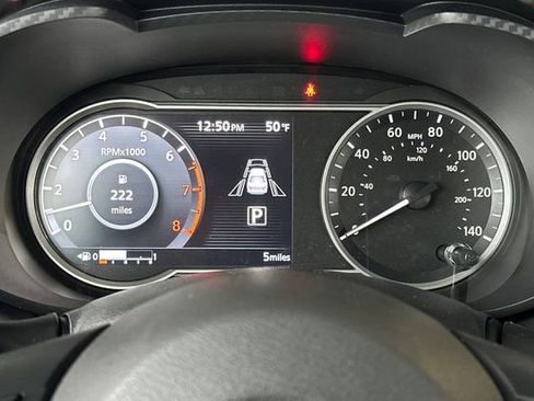 New 2025 Nissan Versa SR w/ Trunk Package image 17