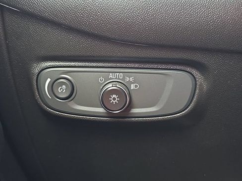 Used 2020 Chevrolet Equinox LT FWD image 25