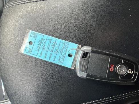 Used 2023 Ford Edge SEL image 29