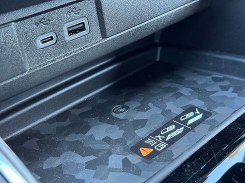 New 2025 GMC Canyon AT4 w/ Nightfall Edition image 31