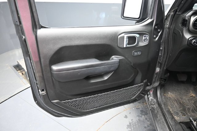 Used 2023 Jeep Gladiator Sport AWD/4WD image 18