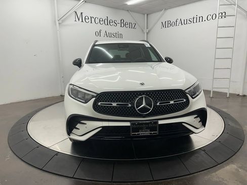 Certified 2025 Mercedes-Benz GLC 300 image 2